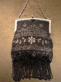 ビーズ装飾バッグ　1912年　フランス　コンテリエ.JPG