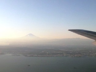 横浜港と富士山.jpg